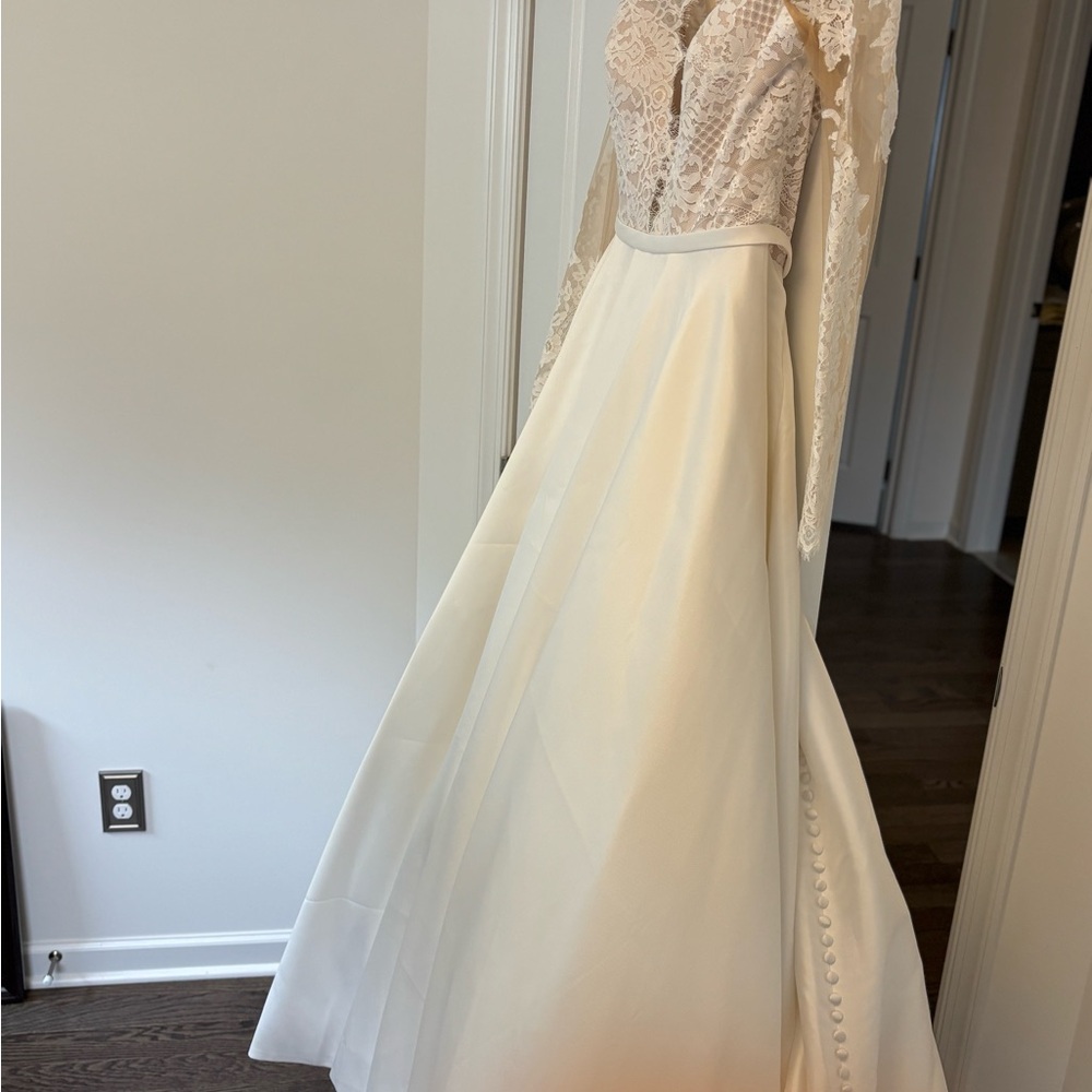 Eyelash Lace Wedding Dress - Picture 9 of 16